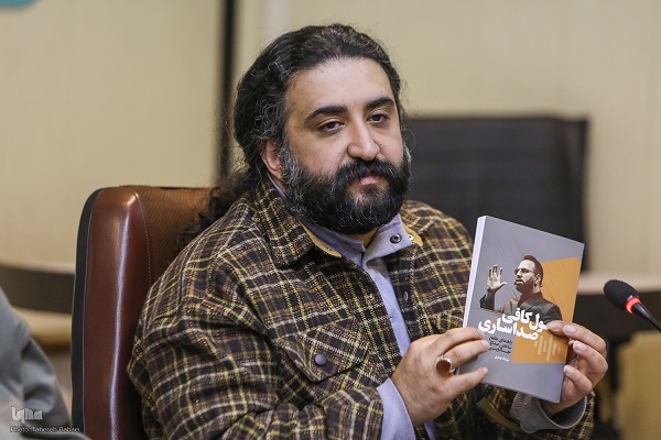 هنوز تمام نشده و آماده انتشار نیست////آموزش آداب هیئت اری در ام‌القرای جهان شیعه کجاست؟/ تلفن همراه جایگزین استادهای پیشکسوت هنر مداحی +فیلم