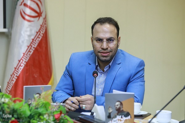 هنوز تمام نشده و آماده انتشار نیست////آموزش آداب هیئت اری در ام‌القرای جهان شیعه کجاست؟/ تلفن همراه جایگزین استادهای پیشکسوت هنر مداحی +فیلم