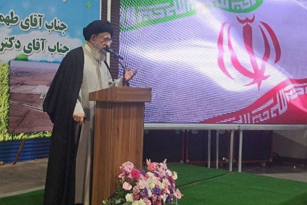 افتتاح گلخانه در سیمین شهر با حضور آیت الله نورمفیدی
