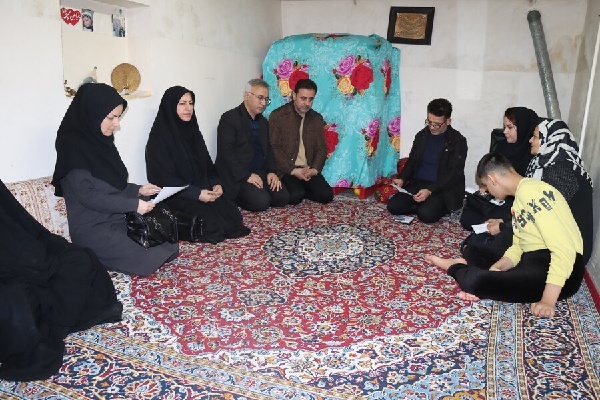 دیدار مسئولان استانی با خانواده‌های تحت پوشش بهزیستی در ماه رمضان