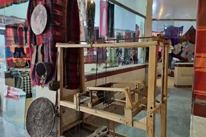 نمایشگاه صنایع‌دستی و سوغات در بانه