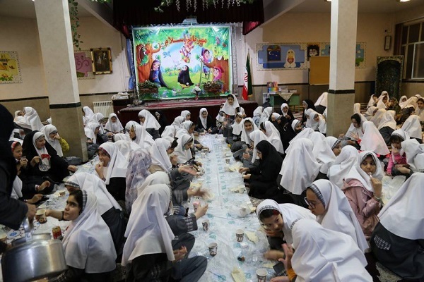 همدلی و نشاط با «پویش ماه مهربانی» در منطقه ۱۳ تهران
