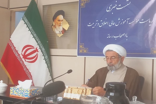 حجت‌الاسلام والمسلمین زارعان، رئیس موسسه آموزش عالی اخلاق و تربیت