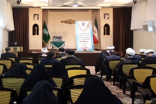 مشاوران حرم مطهر حضرت معصومه(س) تجلیل شدند