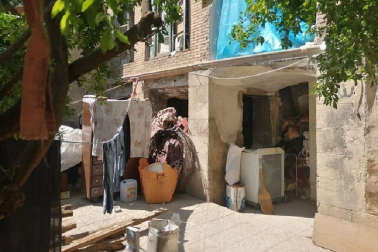 منازل مخروبه