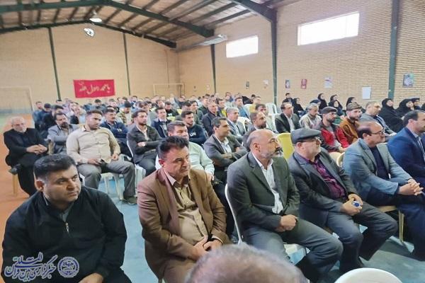 زحمات معلمان با هیچ پاداشی قابل جبران نیست