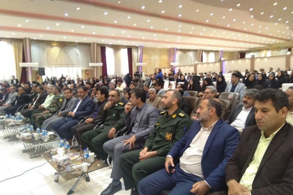 آیین تجلیل از معلمان نمونه لرستان