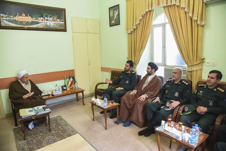 دیدار مسئولان سپاه با آیت الله دژکام، شیراز