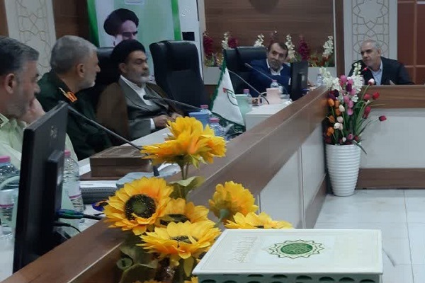 نشست مشترک اعضای هیئت مدیره مجمع خیرین حرم ساز خوزستان با فرماندهان نیروهای نظامی و انتظامی مستقر در استان