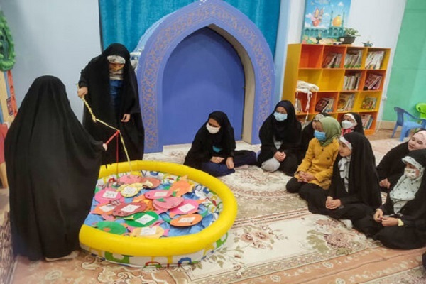 نمایشگاه «زیر گنبد طلا» در دهه کرامت