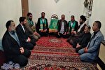 دیدار خادمان کریمه اهل‌بیت(س) با خانواده شهید رحیمی در کرمانشاه 