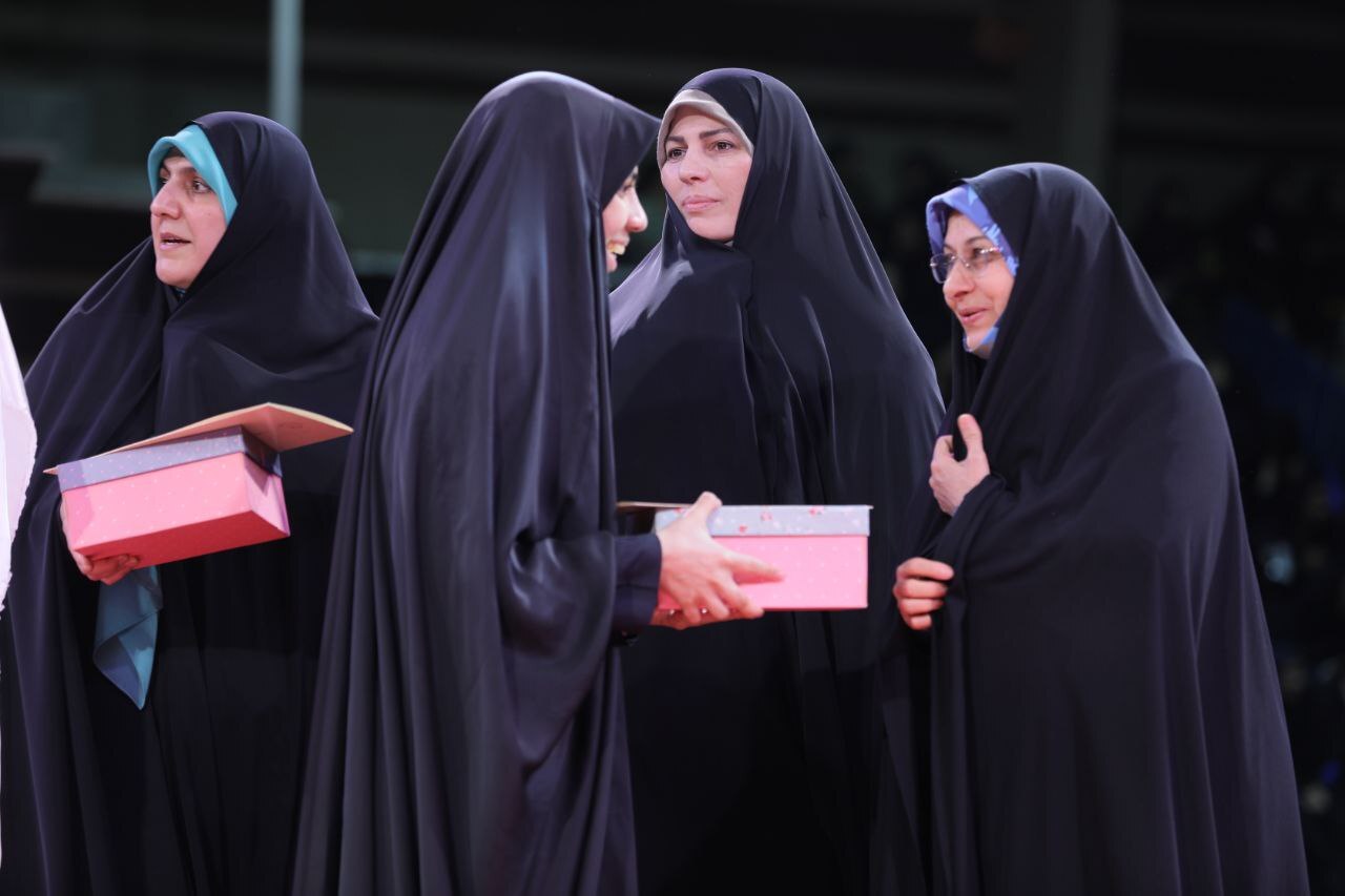 همایش جشن دختران «فردامون»