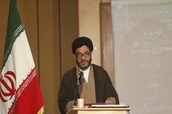 سیدمحمد انتظام، دانشیار دپارتمان فلسفه دانشگاه مفید