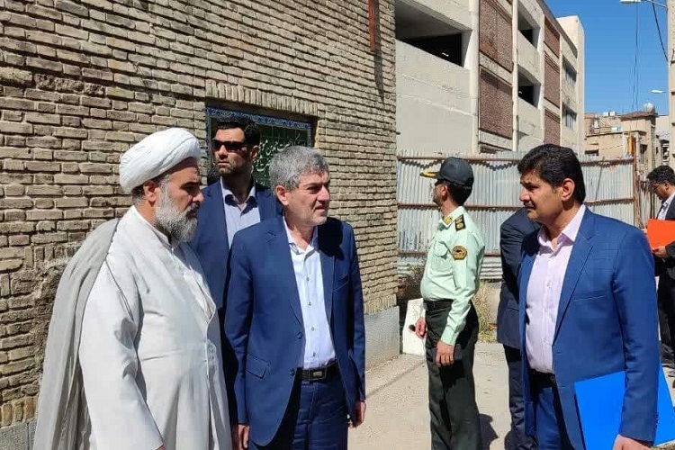 بازدید از مقبره مادر حضرت شاهچراغ(ع)