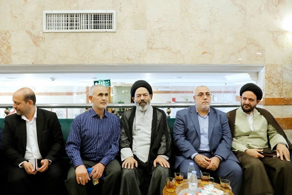 بازدید سرپرست حجاج ایرانی از هتل محل اسکان زائران در مدینه + عکس بازدید سرپرست حجاج ایرانی از هتل محل اسکان زائران در مدینه + عکس