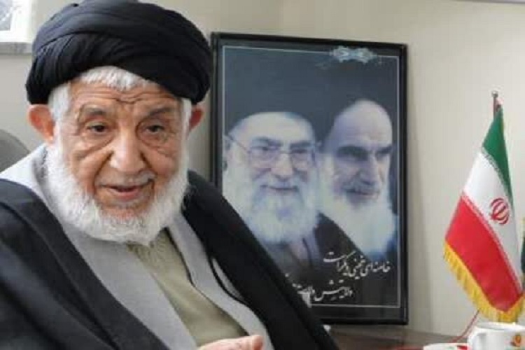 مرحوم آیتالله ترابی امام جمعه سابق دامغان مرحوم آیتالله ترابی امام جمعه سابق دامغان