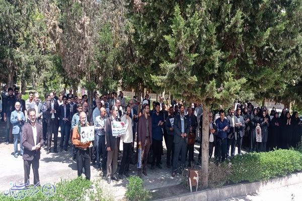 تجمع دانشجویان و استادان دانشگاه مازندران که در حمایت از خیزش دانشجویان دانشگاههای آمریکا و اروپا در محکوم کردن جنایات رژیم صهیونیستی در غزه تجمع دانشجویان و استادان دانشگاه مازندران که در حمایت از خیزش دانشجویان دانشگاههای آمریکا و اروپا در محکوم کردن جنایات رژیم صهیونیستی در غزه