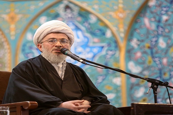 حجت‌الاسلام‌ والمسلمین علی احتشام‌کاشانی، سخنران حرم بانوی کرامت