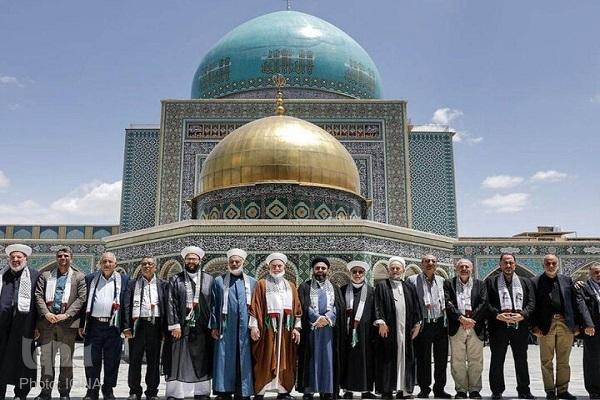 تشرف جمعی از مسئولان و علمای فلسطینی به بارگاه منور رضوی