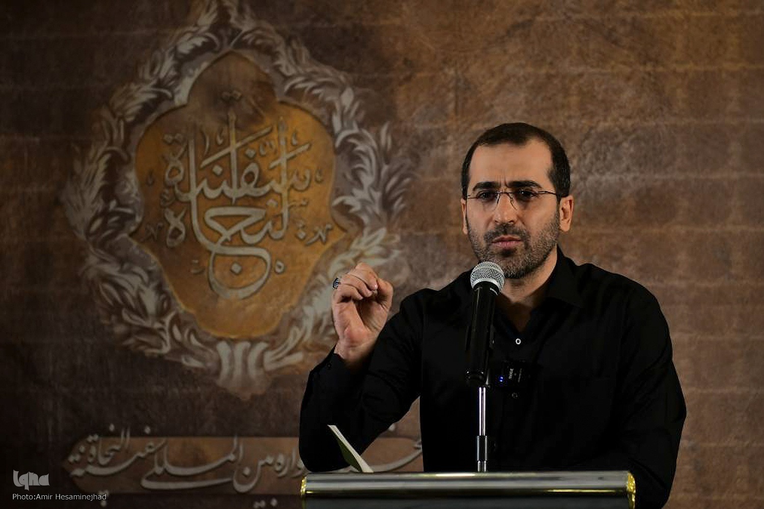 شعرخوانی شاعران آئینی در عصر شعر سفینه النجاه در کربلا