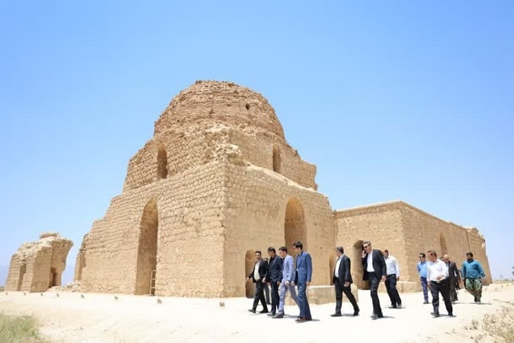 بازدید از کاخ ساسانی سروستان