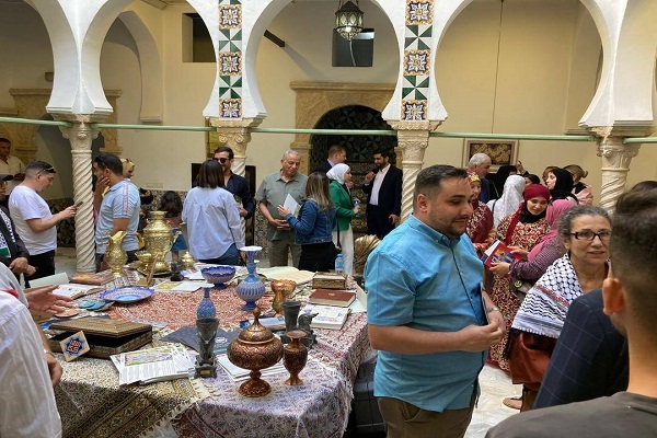 برپايی نمايشگاه آثار هنری ايران در الجزائر