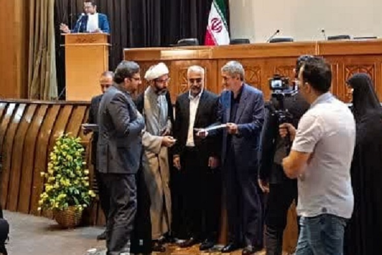 تجلیل از رئیس جهاددانشگاهی فارس