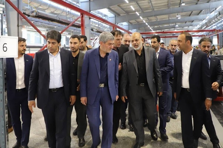بازدید وزیر کشور از  شرکت کامیونت در شیراز