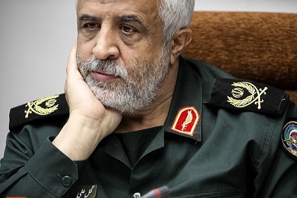 ایرادهای من درآوردی مسئولان فرمایش رهبری را بر زمین نگه داشته است/ شناخت جوانان آن طرف آب از حاج قاسم بیشتر از جوان ایرانی است + فیلم
