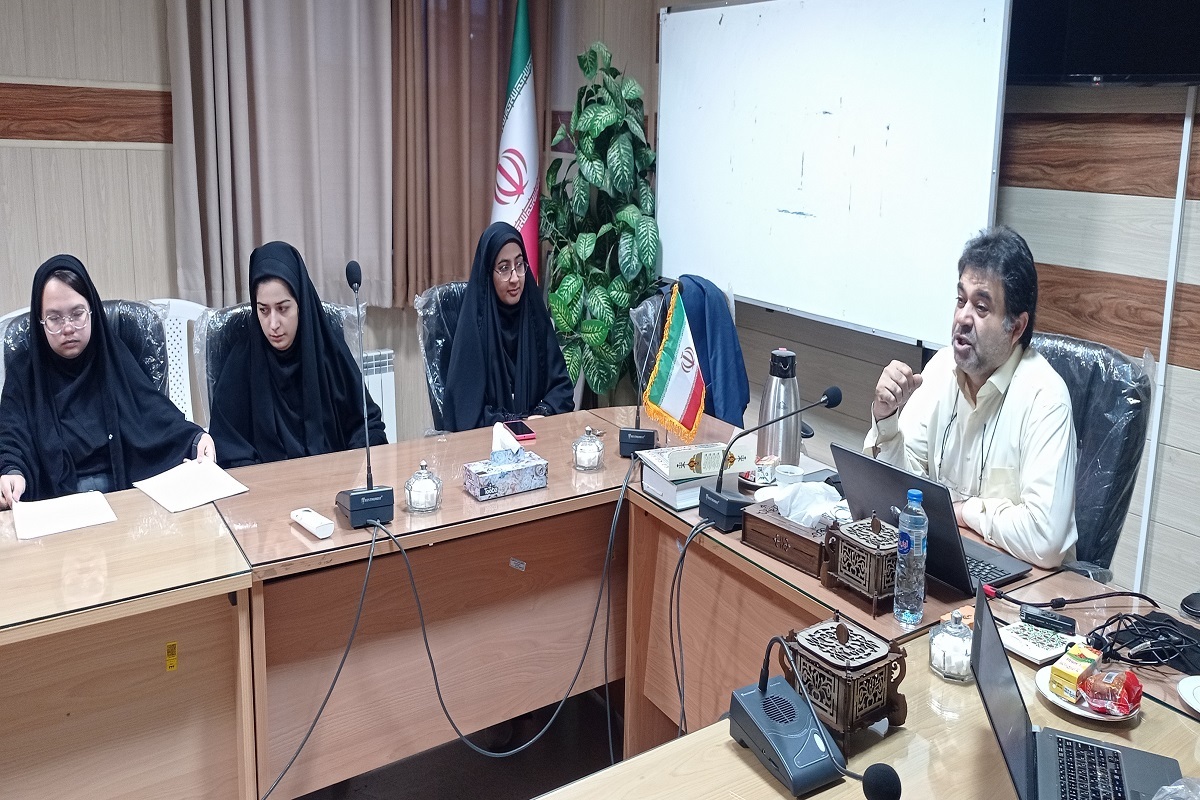 نشست جنگ نرم در پردیس دانشگاه تربیت معلم خواهران ساری