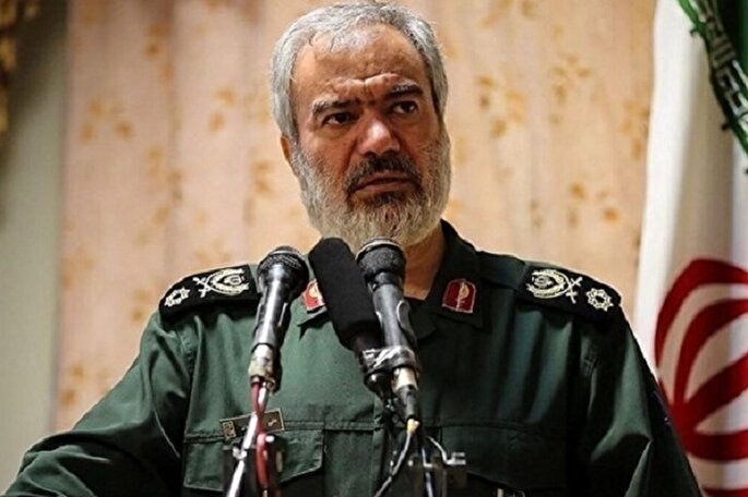 سپاه در انجام تکالیف بدون خستگی پای کار ملت است