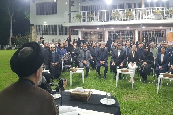 حضور رئیس جمهور ونزوئلا در مراسم گرامیداشت شهدای خدمت + فیلم و عکس