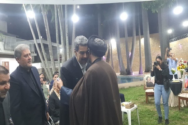 حضور رئیس جمهور ونزوئلا در مراسم گرامیداشت شهدای خدمت + فیلم و عکس