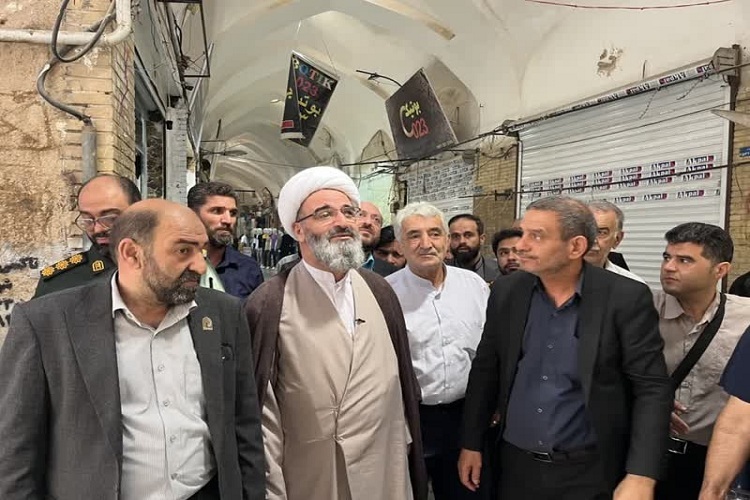 دیدار حجت الاسلام مطیعی نماینده ولی فقیه در سمنان با بازاریان سمنان