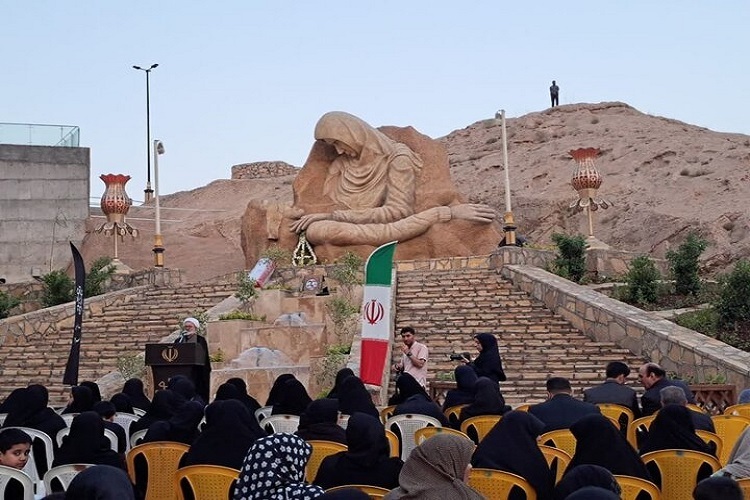 رونمایی از یادمان مادران شهید در گذر فرهنگی شاهرود رونمایی از یادمان مادران شهید در گذر فرهنگی شاهرود