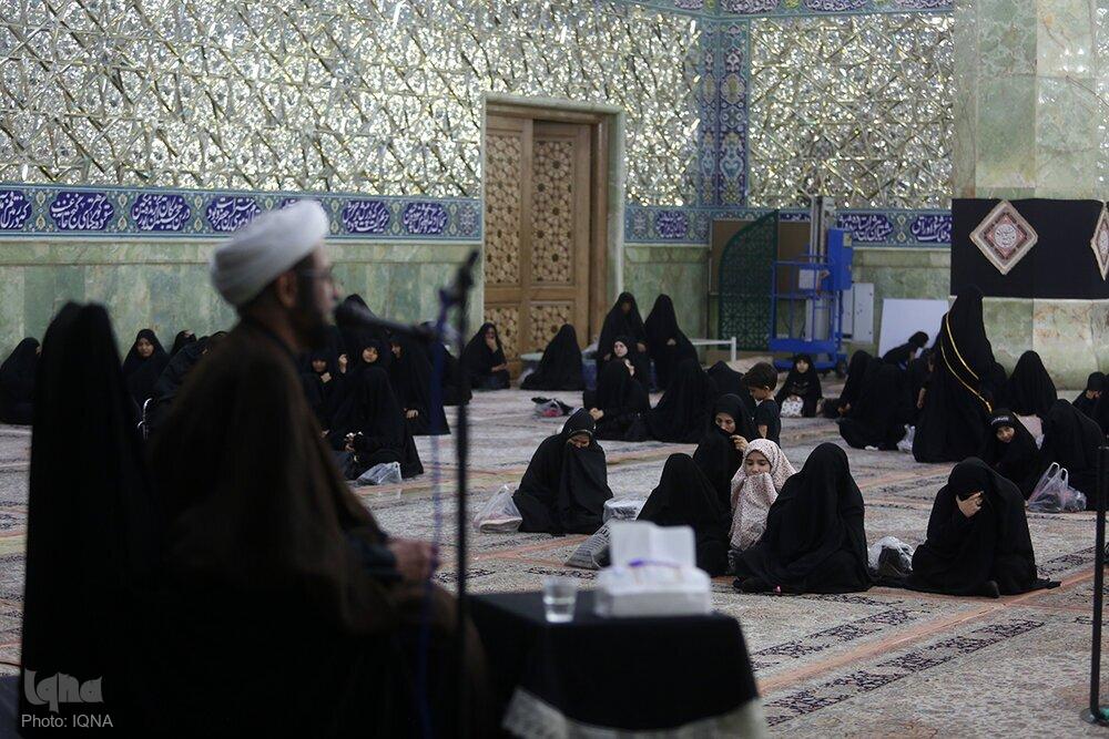 عرب‌زبانان مقیم قم در حرم حضرت معصومه (س) عزداری کردند