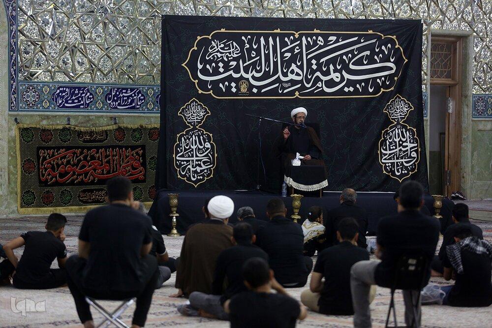 عرب‌زبانان مقیم قم در حرم حضرت معصومه (س) عزداری کردند