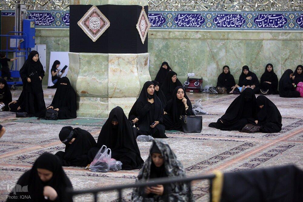 عرب‌زبانان مقیم قم در حرم حضرت معصومه (س) عزداری کردند