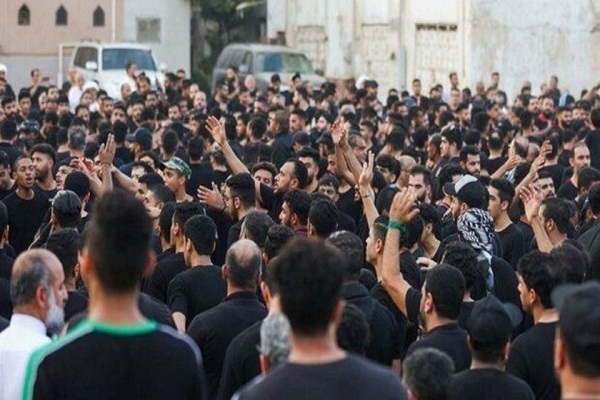 فیلم | عزاداری شیعیان قطیف عربستان در سوگ سیدالشهدا (ع)