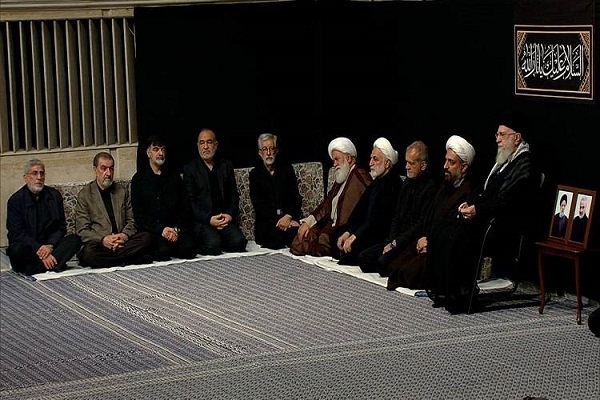 مراسم عزاداری شام غریبان حسینی در حسینیه امام خمینی(ره) مراسم عزاداری شام غریبان حسینی در حسینیه امام خمینی(ره)
