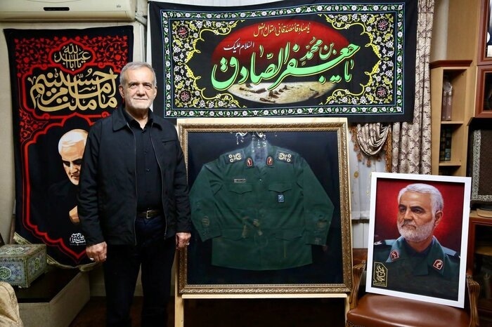 تصویر سردار سلیمانی در کنار رئیس‌جمور منتخب