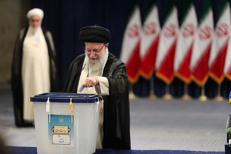 رأی دادن رهبر معظم انقلاب