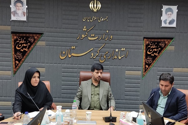 نشست ‌هم‌اندیشی با فعالان اجتماعی در روستاها، بخشدار مرکزی و دهیاران استان