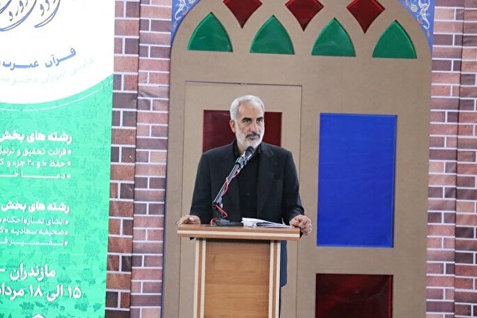 دانش‌آموزان در انس با قرآن یک نفر را همراه کنند