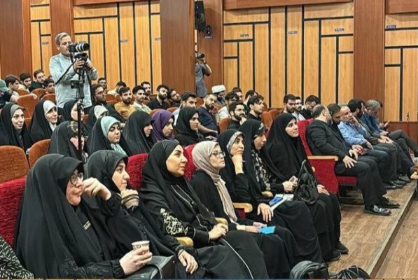 ارسالی/// نشست شعرخوانی «وعده صادق» در تهران برگزار شد