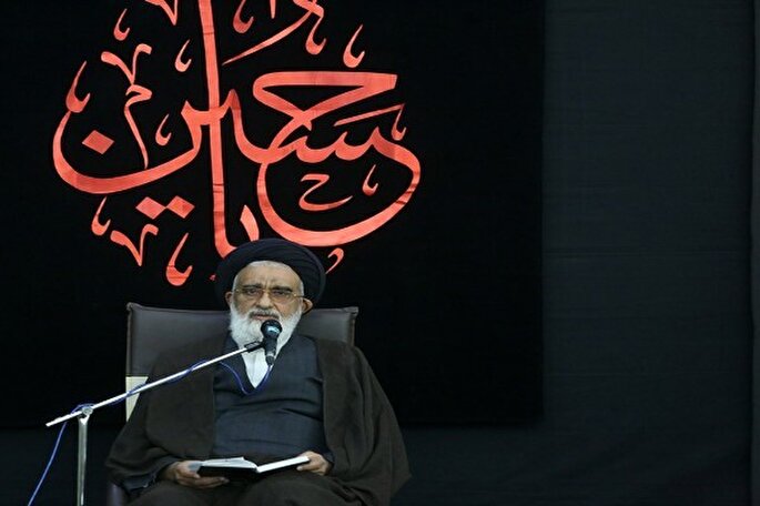 خبرنگار مسلمان خود را فقط وامدار خدا و دین بداند