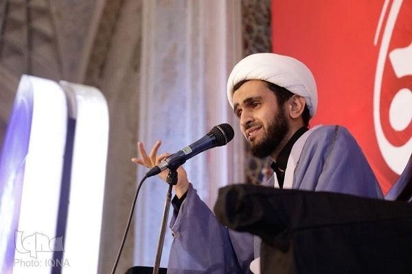 تامرلان علیزاده، مبلغ آذری زبان مدیریت زائران غیرایرانی آستان قدس رضوی