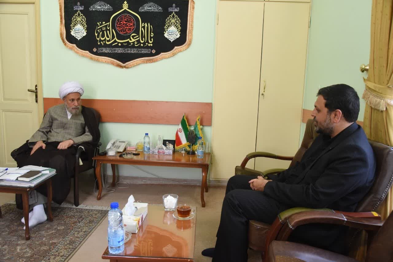 دیدار مدیرکل صدا و سیمای فارس با امام جمعه شیراز