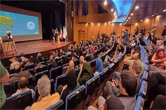 آیین تجلیل از نام‌آوران فرهنگ و هنر سمنان برگزار شد