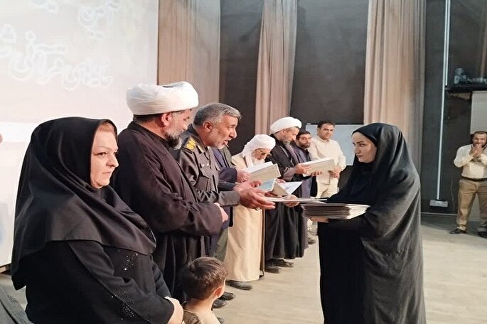 عکس | همایش تجلیل از فعالان قرآنی شهرستان مریوان
